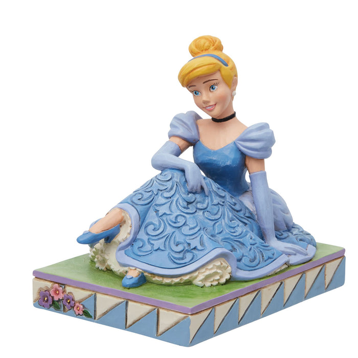 Cinderella Personality Pose