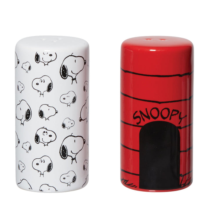 PEANUT Snoopy Salt and Pepper